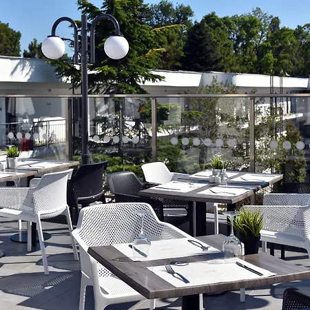 Ihotel Sunny ساني بيتش